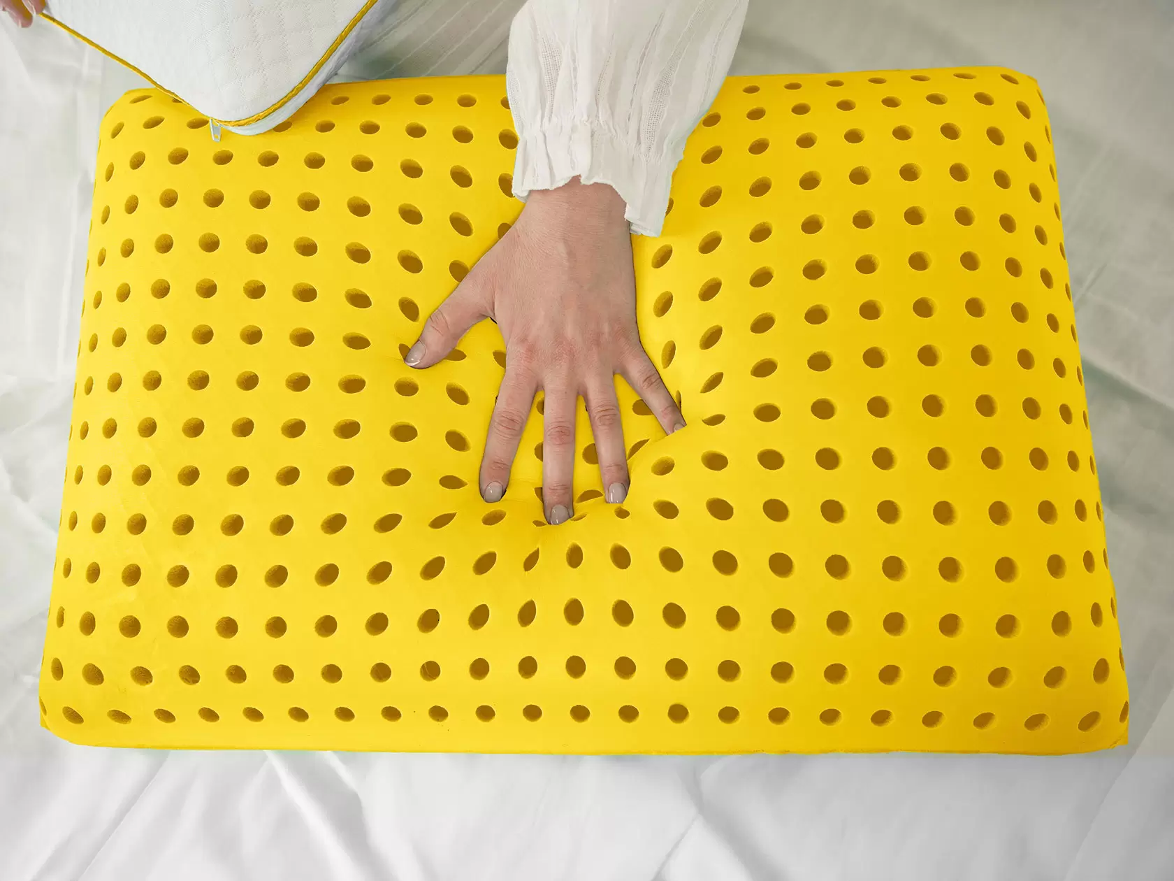 Подушка Status camomile